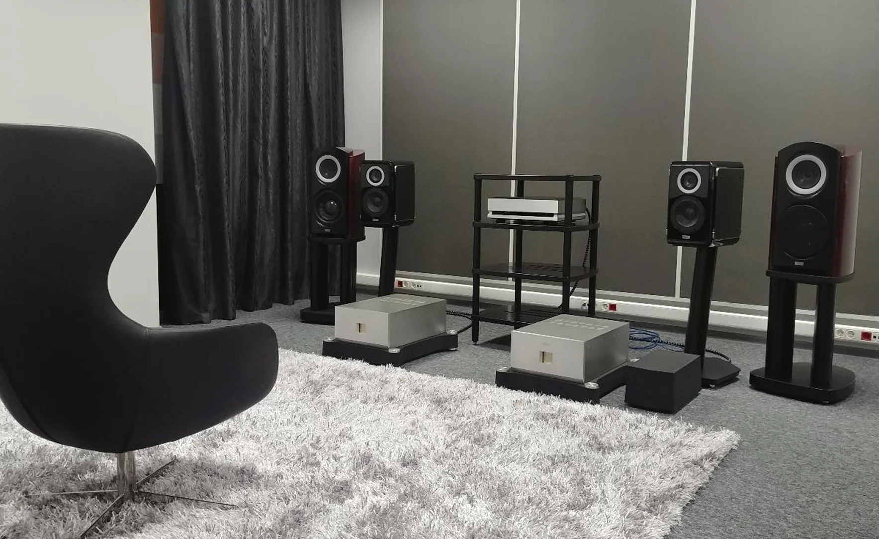 Show Business Showroom